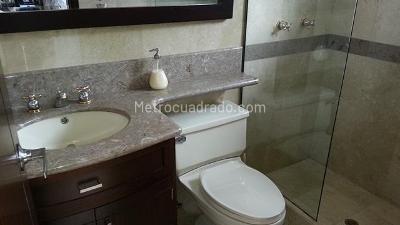 Casa de 4 alcobas en venta en El Poblado, Medellín, 395 m² · foto 13 de 20