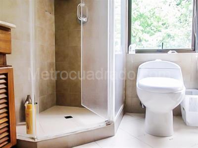 Apartamento de 4 alcobas en venta en El Poblado, Medellín, 268 m² · foto 17 de 19