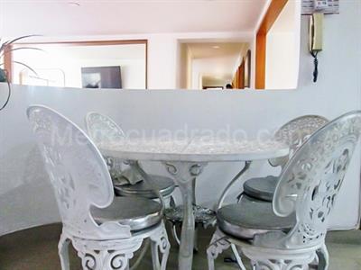 Apartamento de 4 alcobas en venta en El Poblado, Medellín, 268 m² · foto 7 de 19
