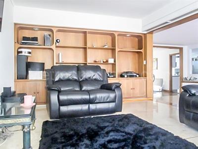 Apartamento de 4 alcobas en venta en El Poblado, Medellín, 268 m² · foto 8 de 19