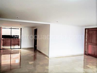Apartamento en arriendo en El Poblado, Medellín · foto 4 de 19