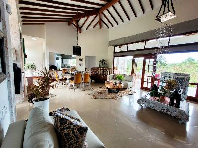 Casa de 4 alcobas en venta en Alto Del Escobero, Envigado, 400 m² · foto 3 de 16