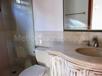 Casa de 5 alcobas en venta en Altos Del Escobero, Envigado, 510 m² · foto 14 de 20