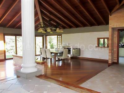 Casa de 5 alcobas en venta en Altos Del Escobero, Envigado, 510 m² · foto 2 de 20