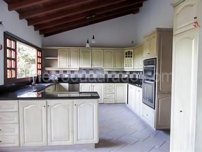 Casa de 5 alcobas en venta en Altos Del Escobero, Envigado, 510 m² · foto 5 de 20