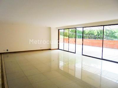 Apartamento de 3 alcobas en venta en El Poblado, Medellín, 323 m² · foto 2 de 19