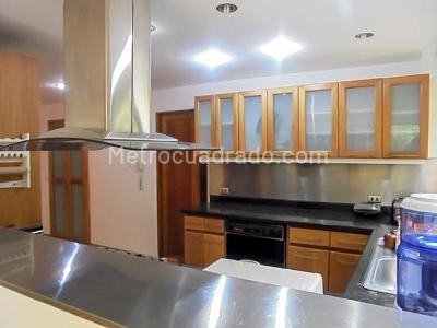 Apartamento de 3 alcobas en venta en El Poblado, Medellín, 323 m² · foto 5 de 19