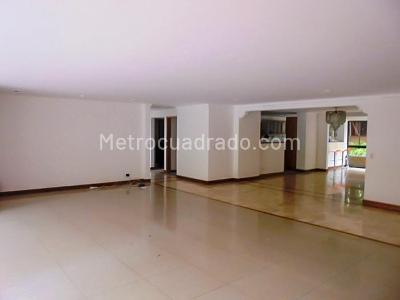 Apartamento de 3 alcobas en venta en El Poblado, Medellín, 323 m² · foto 8 de 19