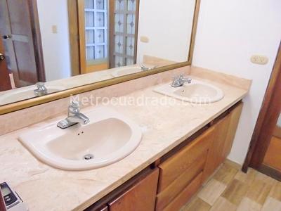 Apartamento de 3 alcobas en venta en El Poblado, Medellín, 323 m² · foto 14 de 19