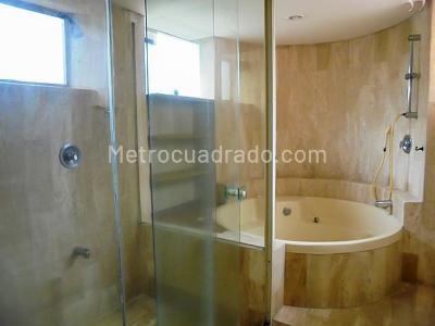 Apartamento de 3 alcobas en venta en El Poblado, Medellín, 323 m² · foto 15 de 19