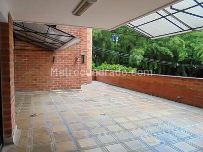 Apartamento de 3 alcobas en venta en El Poblado, Medellín, 323 m² · foto 17 de 19