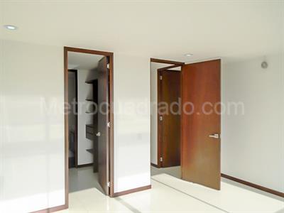 Apartamento de 3 alcobas en venta en El Poblado, Medellín, 135 m² · foto 11 de 18