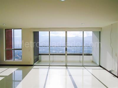 Apartamento de 3 alcobas en venta en El Poblado, Medellín, 135 m² · foto 2 de 18
