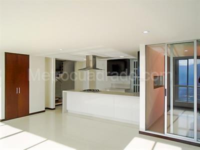 Apartamento de 3 alcobas en venta en El Poblado, Medellín, 135 m² · foto 7 de 18