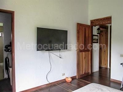 Casa de 3 alcobas en venta en Via Las Palmas, Envigado, 320 m² · foto 12 de 16