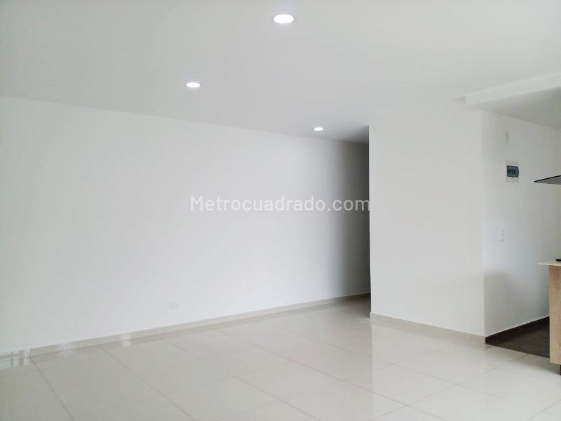 4BR Apartment in El Esmeraldal (106 m²) - 4
