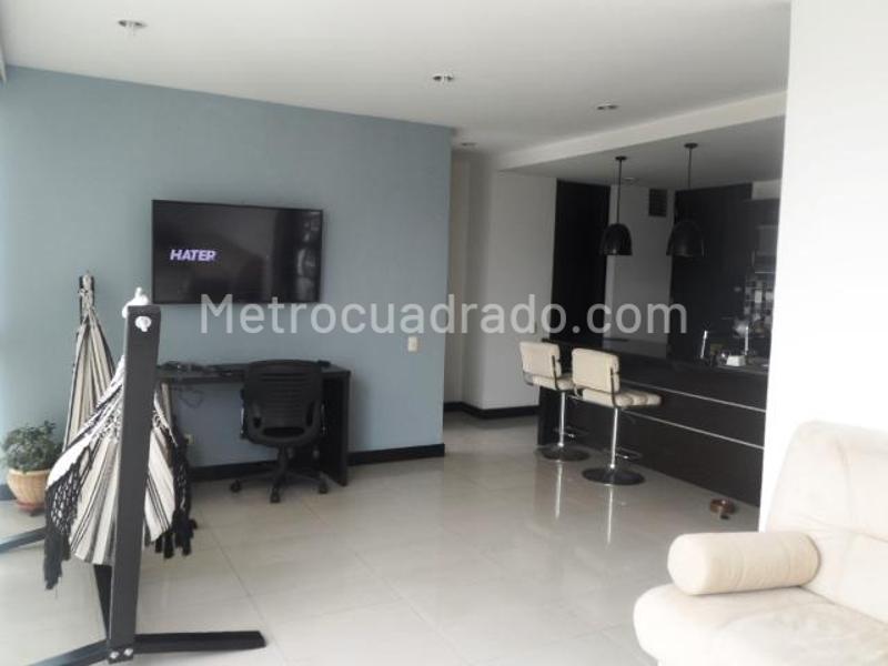 2BR Apartment in Closed Unit near Santa Fe & Oviedo (El Poblado) - 4