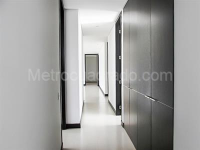 Apartamento de 3 alcobas en arriendo en El Poblado, Medellín, 183 m² · foto 13 de 20