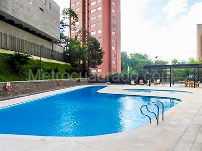 Apartamento de 3 alcobas en arriendo en El Poblado, Medellín, 183 m² · foto 17 de 20