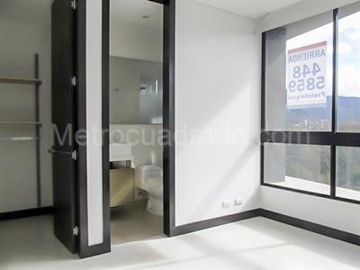 Apartamento de 3 alcobas en arriendo en El Poblado, Medellín, 183 m² · foto 7 de 20