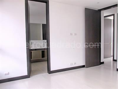 Apartamento de 3 alcobas en arriendo en El Poblado, Medellín, 183 m² · foto 9 de 20