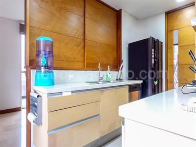 Apartamento de 3 alcobas en venta en El Poblado, Medellín, 207 m² · foto 5 de 20