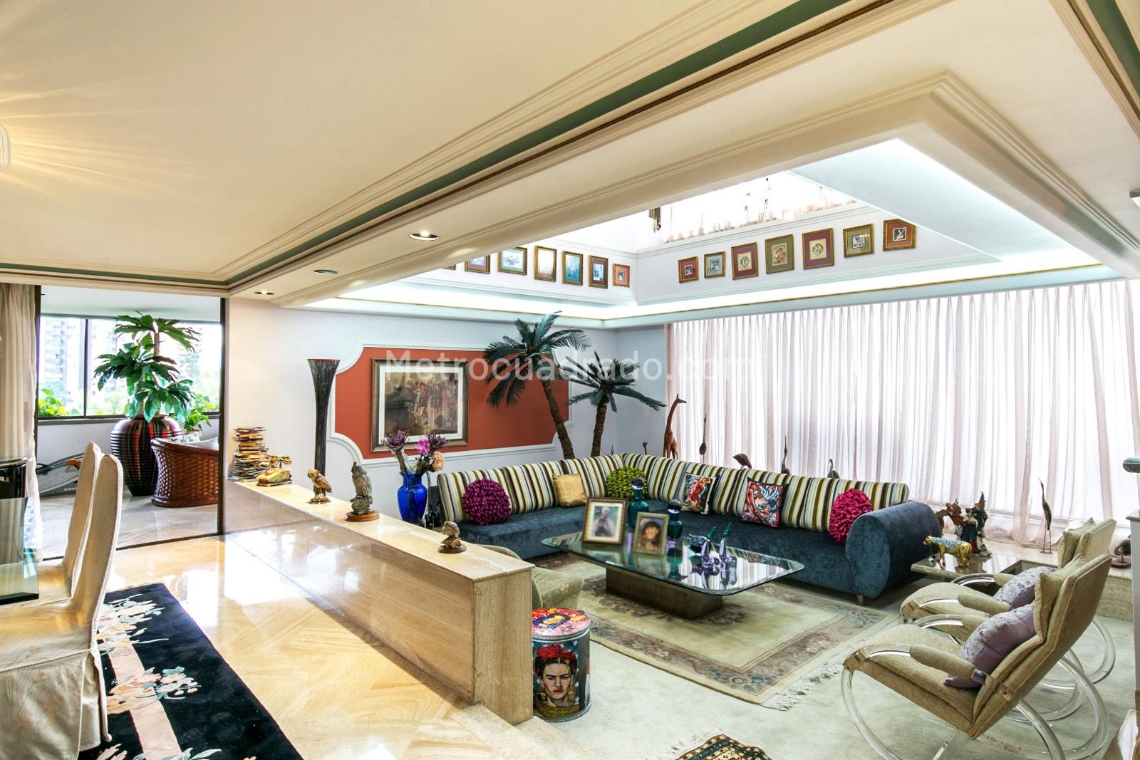 Apartamento de 4 habitaciones en venta en El Poblado, Medellín — imagen 1 de 20