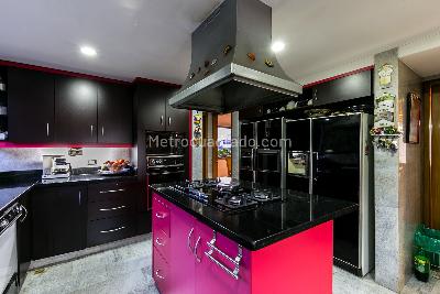 Apartamento de 4 alcobas en venta en El Poblado, Medellín, 497 m² · foto 8 de 20