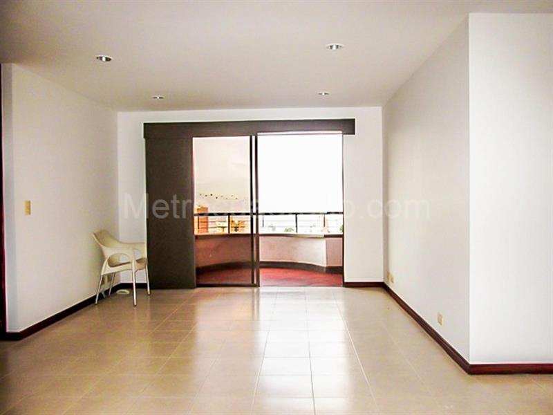 Apartamento Amplio de 3 Alcobas en El Poblado - 2
