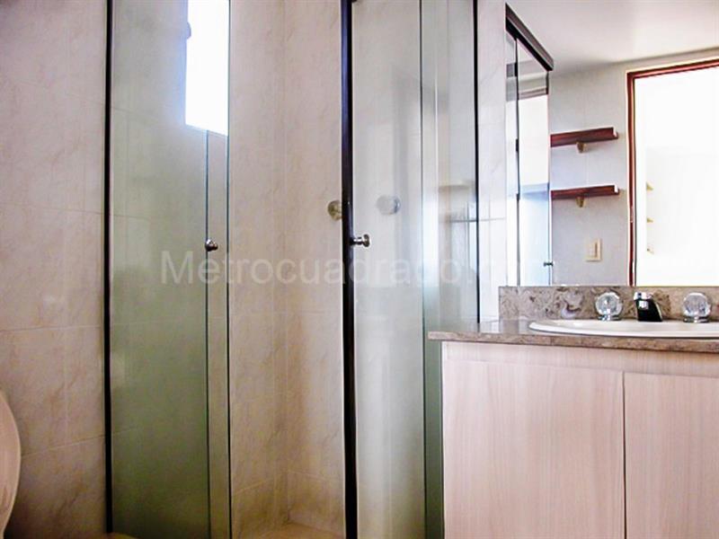 Apartamento Amplio de 3 Alcobas en El Poblado - 9