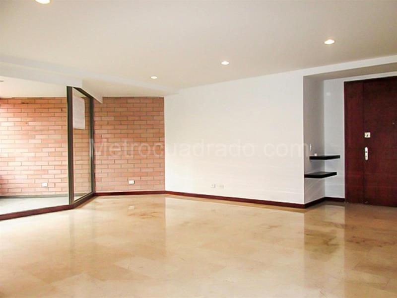 3BR Apartment for Rent & Sale in Gated La Tomatera, El Poblado - 2