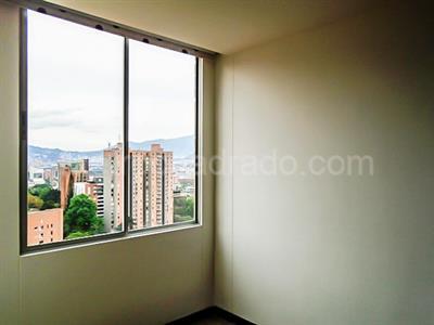 Apartamento de 3 alcobas en arriendo en El Poblado, Medellín, 126 m² · foto 10 de 18
