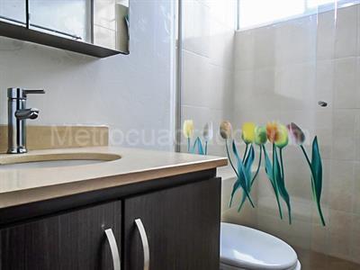 Apartamento de 3 alcobas en arriendo en El Poblado, Medellín, 126 m² · foto 13 de 18