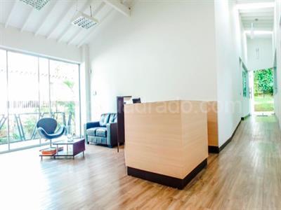 Casa en arriendo en El Poblado, Medellín · foto 2 de 20