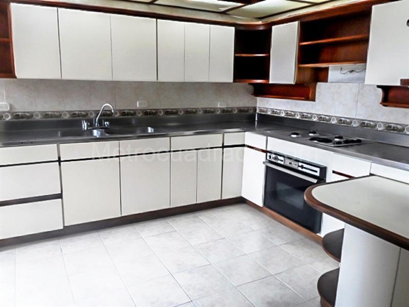 Apartamento en Arriendo y Venta de 3 Alcobas en El Poblado (Vizcaya) - 4