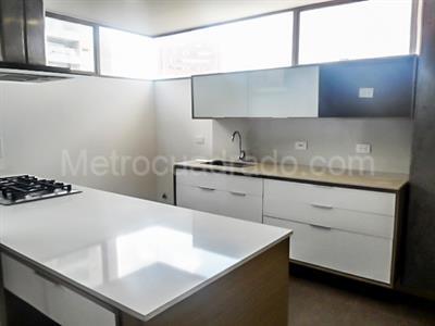 Apartamento en venta en El Poblado, Medellín · foto 6 de 18