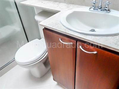Casa de 4 alcobas en venta en El Poblado, Medellín, 244 m² · foto 10 de 17