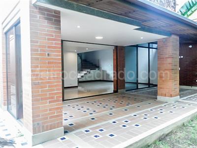 Casa de 4 alcobas en venta en El Poblado, Medellín, 244 m² · foto 15 de 17