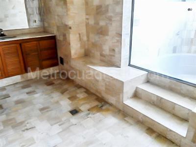 Apartamento de 3 alcobas en arriendo en El Poblado, Medellín, 490 m² · foto 12 de 18