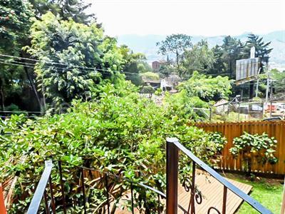Casa de 4 alcobas en venta en El Poblado, Medellín, 285 m² · foto 12 de 14