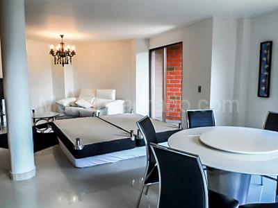 Casa de 4 alcobas en venta en El Poblado, Medellín, 285 m² · foto 2 de 14