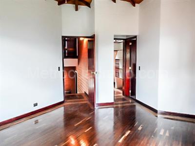 Casa de 4 alcobas en venta en El Poblado, Medellín, 285 m² · foto 7 de 14