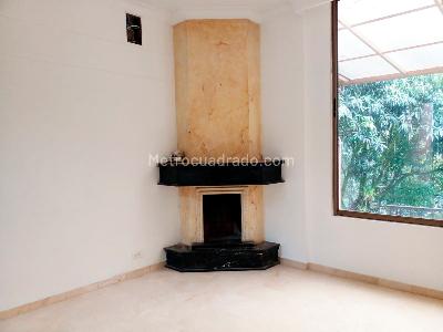 Casa en arriendo en El Poblado, Medellín · foto 3 de 20