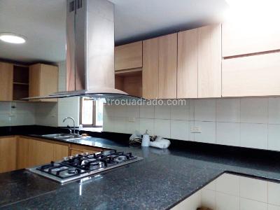 Casa en arriendo en El Poblado, Medellín · foto 5 de 20