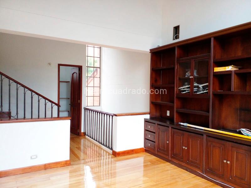 Spacious 4BR House with 5 Baths in El Poblado - 8