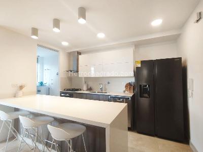 Apartamento en venta en El Poblado, Medellín · foto 4 de 13