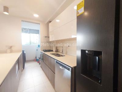 Apartamento en venta en El Poblado, Medellín · foto 6 de 13