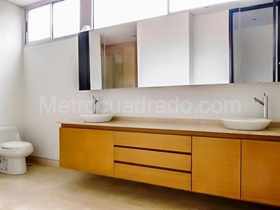 Apartamento de 3 alcobas en venta en El Poblado, Medellín, 210 m² · foto 13 de 20