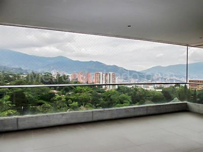 Apartamento de 3 alcobas en venta en El Poblado, Medellín, 210 m² · foto 15 de 20