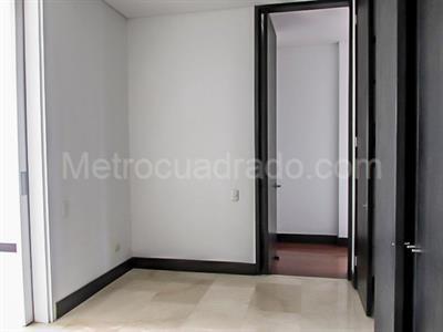 Apartamento de 3 alcobas en venta en El Poblado, Medellín, 210 m² · foto 6 de 20